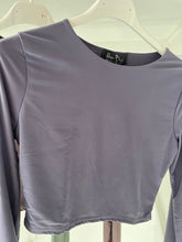 Load image into Gallery viewer, Cropped long sleeves top
